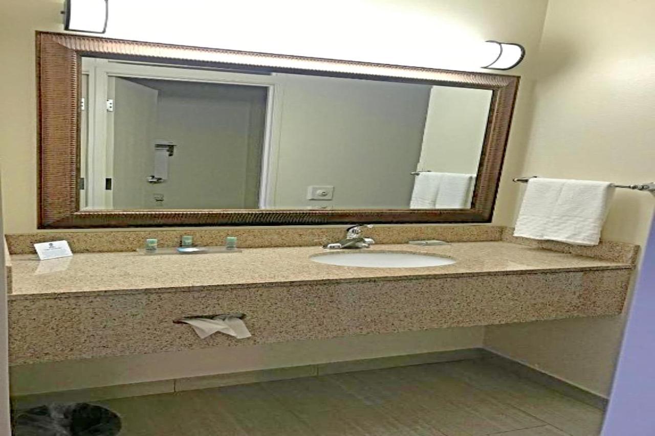 Rodeway Inn & Suites O'Fallon Extérieur photo