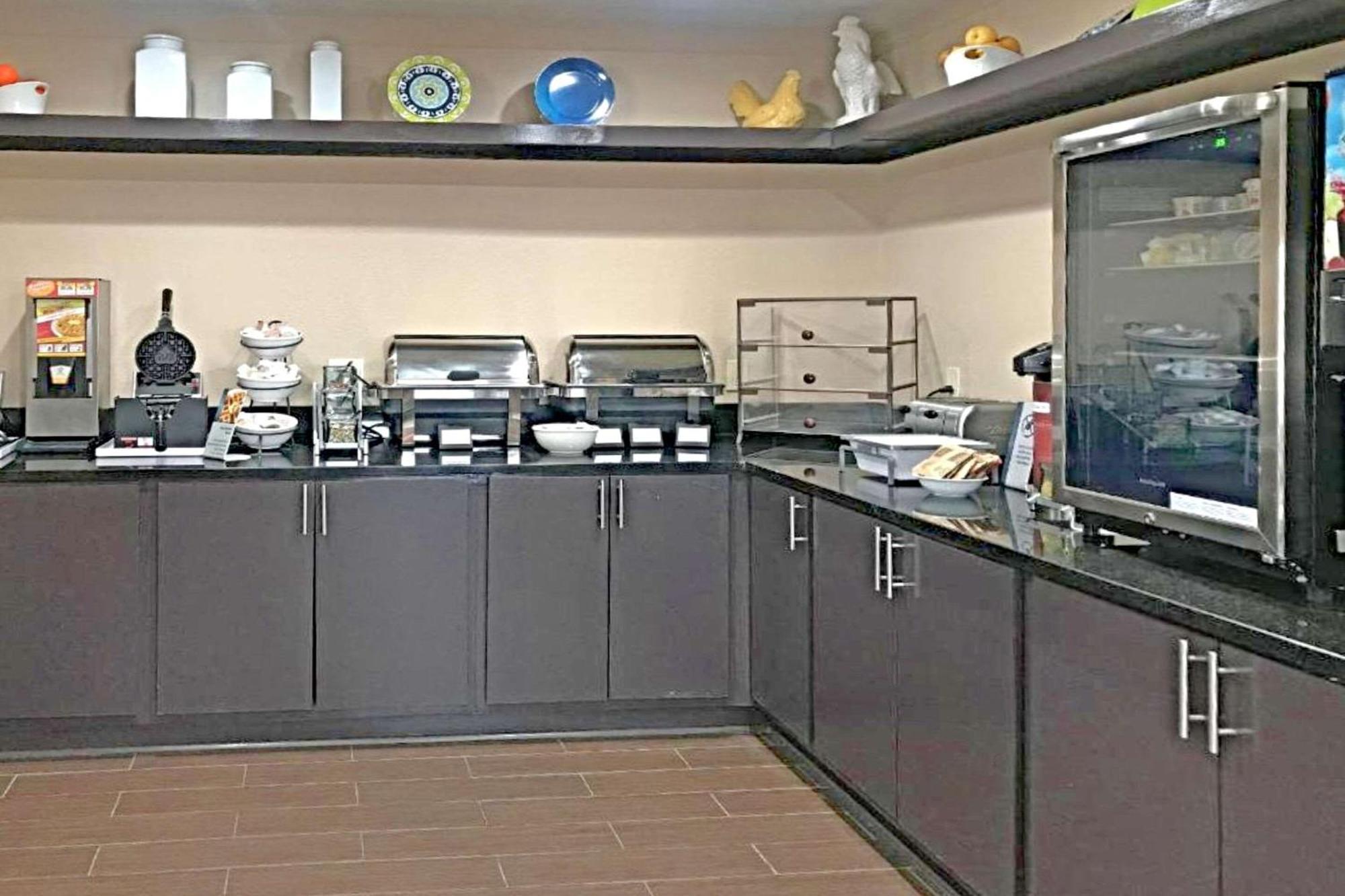 Rodeway Inn & Suites O'Fallon Extérieur photo